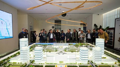 濟(jì)寧市文化交流協(xié)會攜手濟(jì)寧城投開展鳳凰網(wǎng)山東采風(fēng)創(chuàng)作活動，深化文化合作與創(chuàng)新